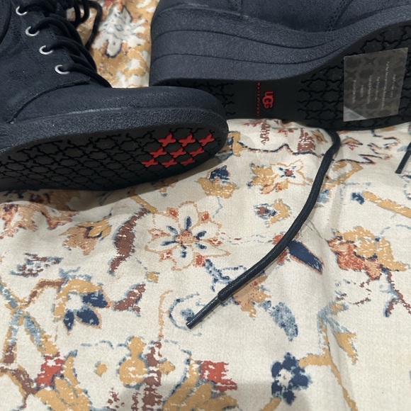 UGG Black and Gray Genuine leather Winter Boots - Picture 4 of 6